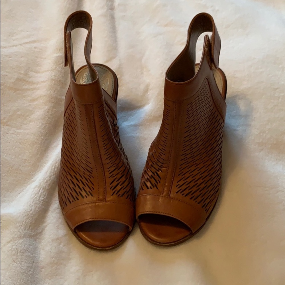 Vince Camuto Open toe heel